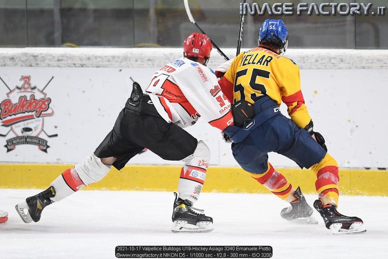 2021-10-17 Valpellice Bulldogs U19-Hockey Asiago 3240 Emanuele Piotto.jpg